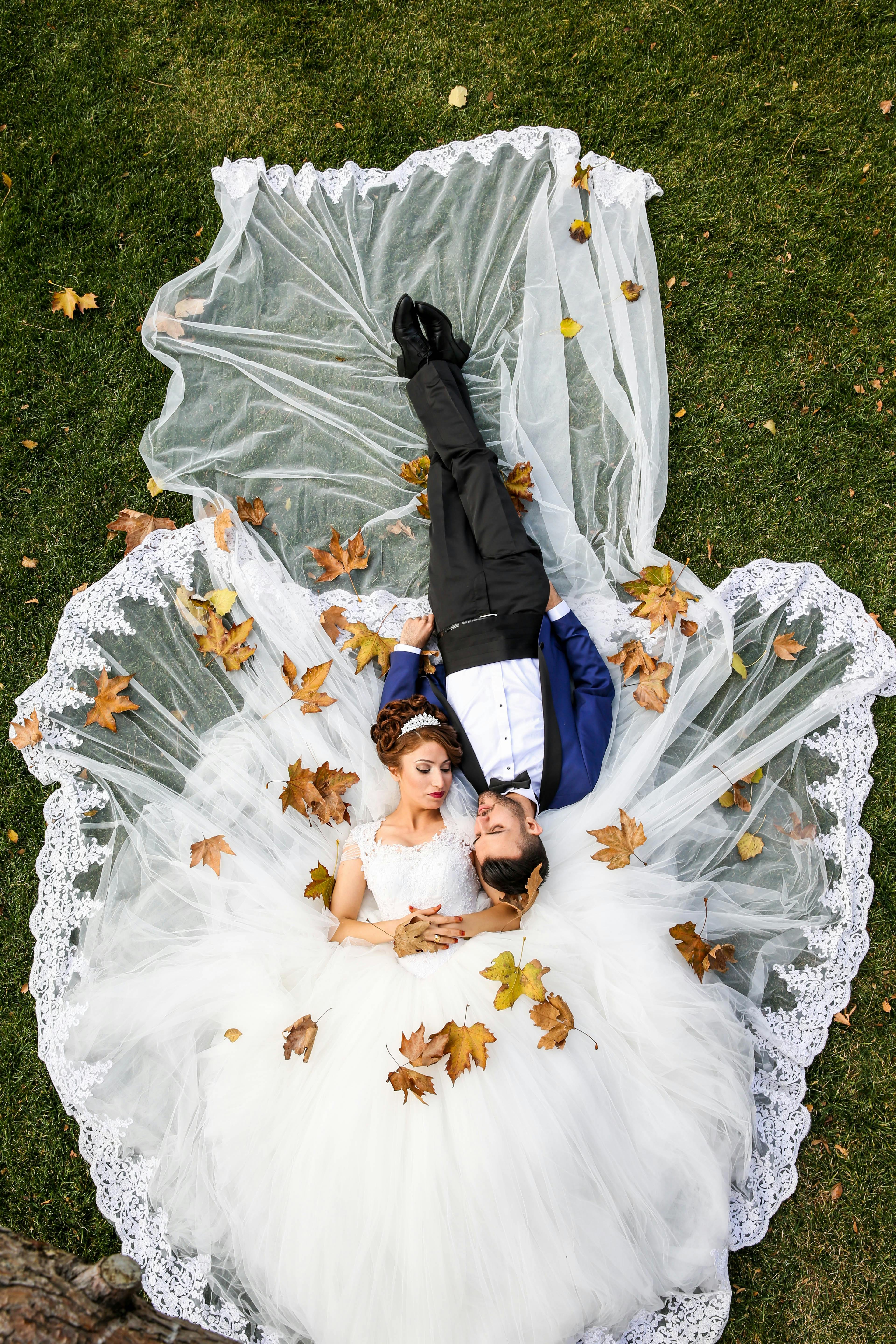 wedding couples posing for a picture