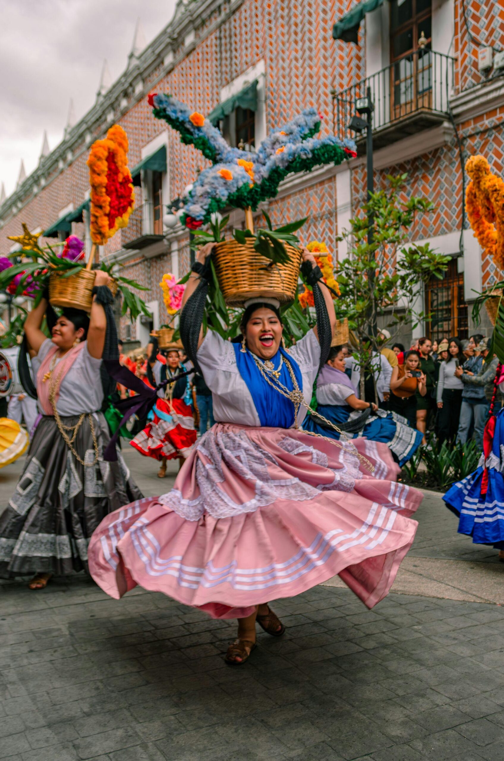 Mexican women dancing