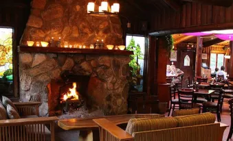 Big Sur River Inn